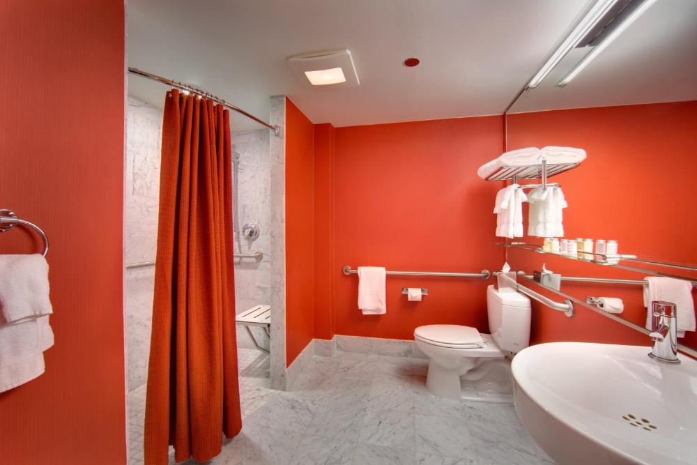 Deluxe Double Room interior